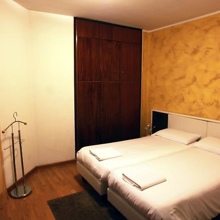 De La Tour Hotell Tirano Exteriör bild