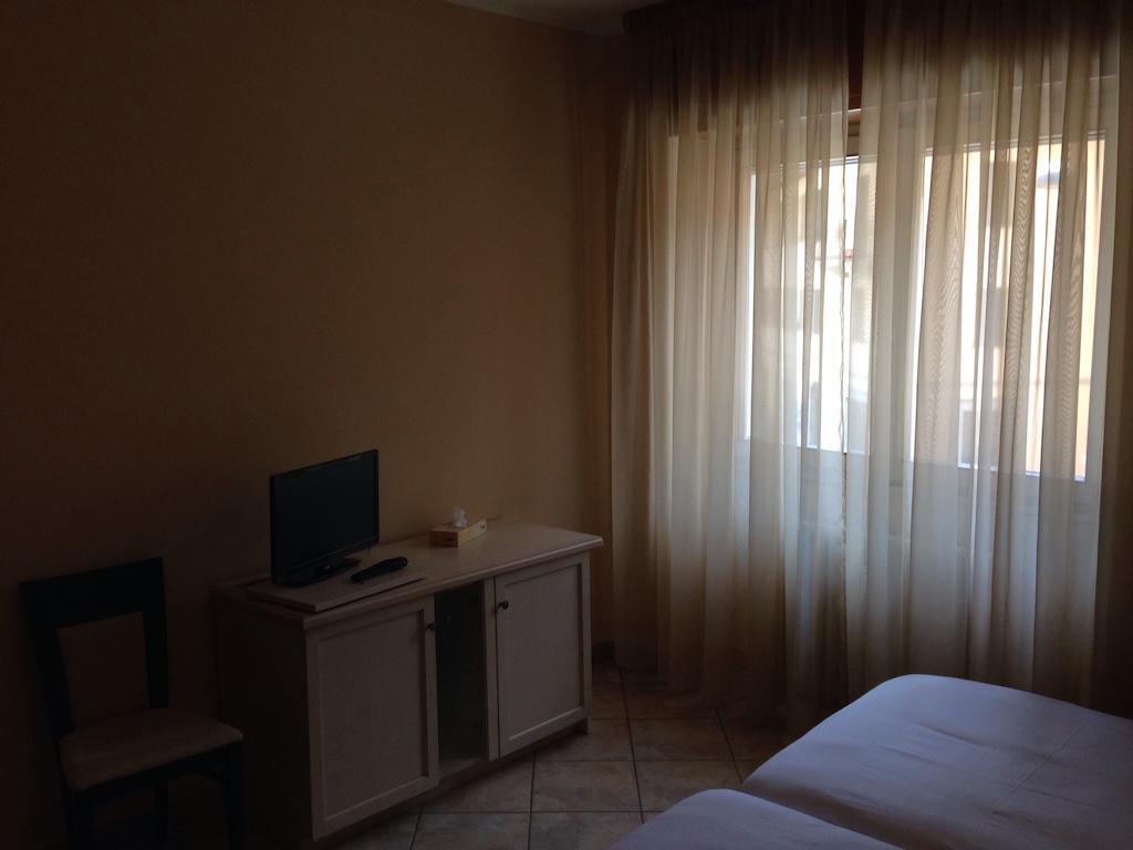 De La Tour Hotell Tirano Rum bild
