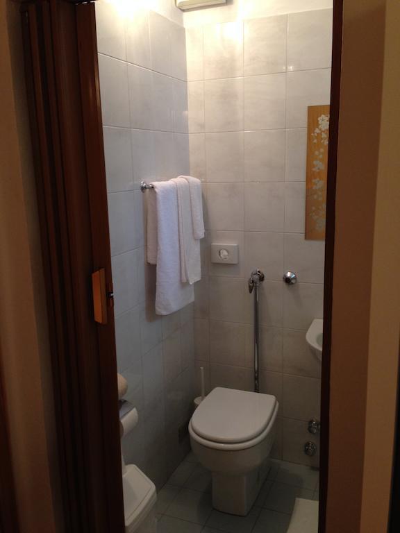 De La Tour Hotell Tirano Rum bild