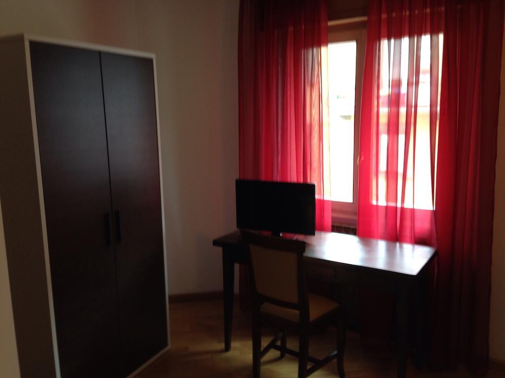 De La Tour Hotell Tirano Rum bild