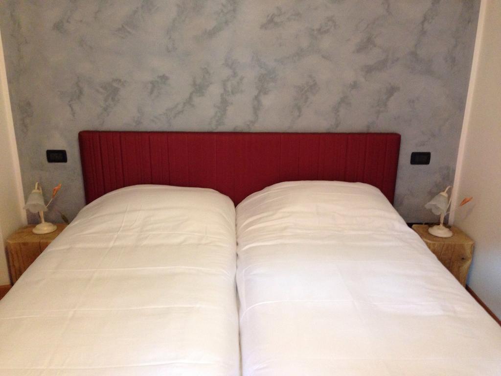 De La Tour Hotell Tirano Rum bild
